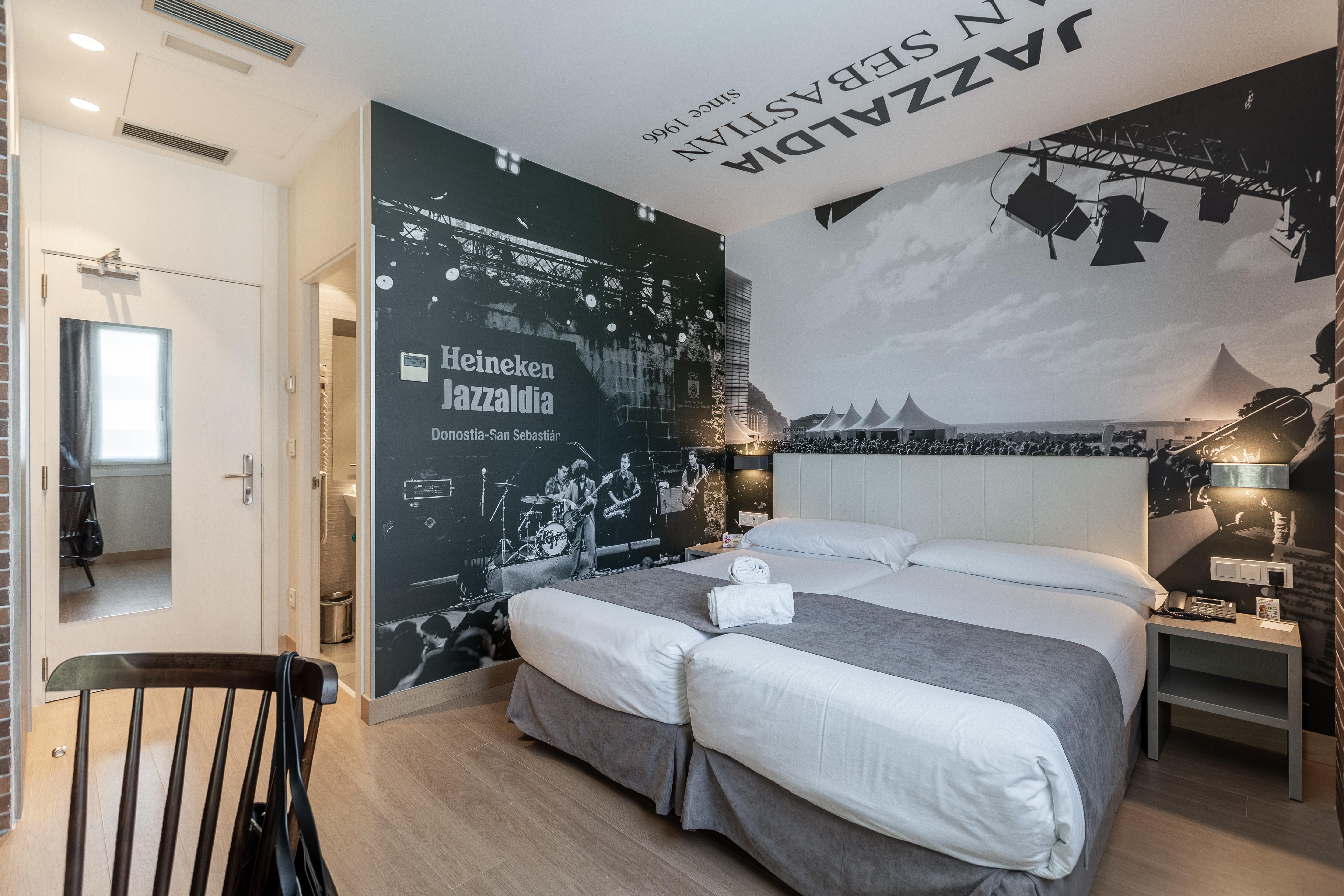 Colectia Hotel Urumea San Sebastian Exterior photo