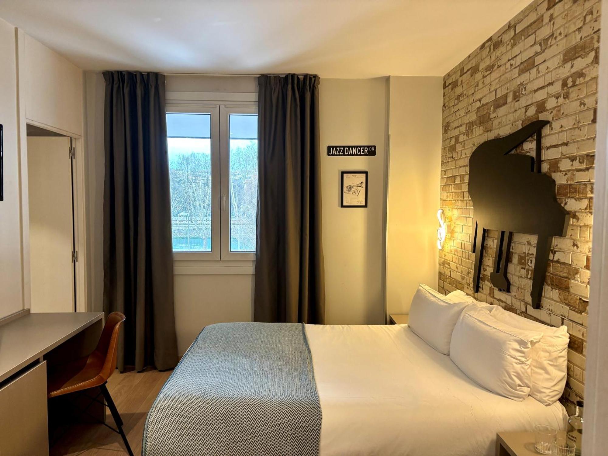 Colectia Hotel Urumea San Sebastian Exterior photo