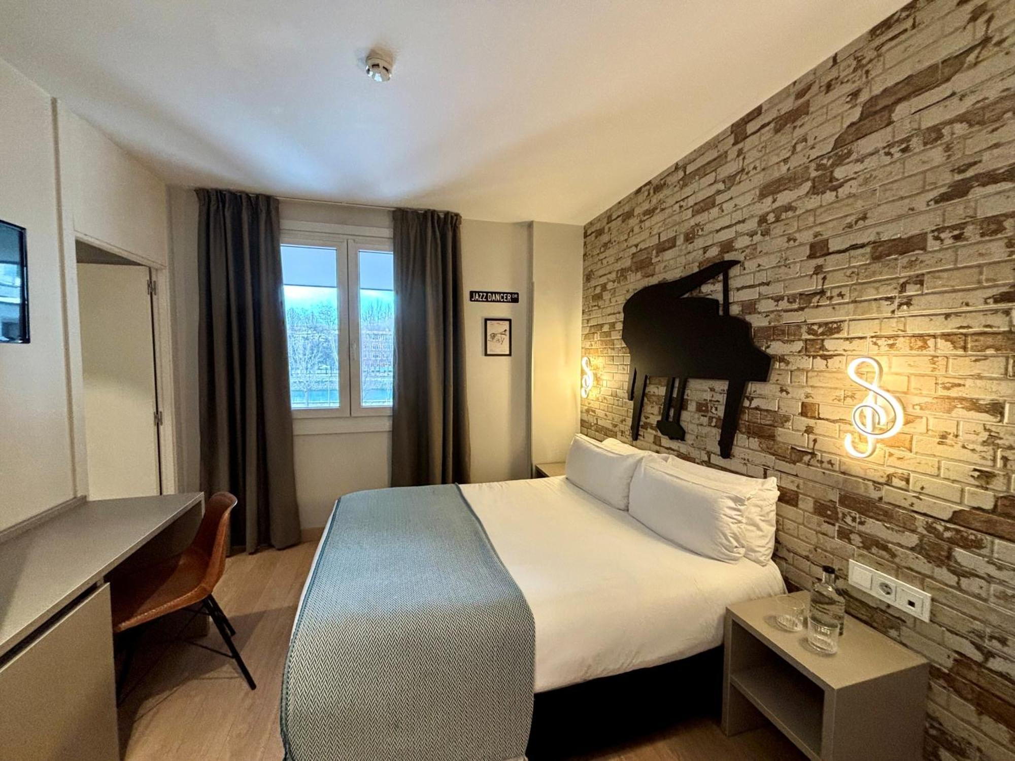 Colectia Hotel Urumea San Sebastian Exterior photo
