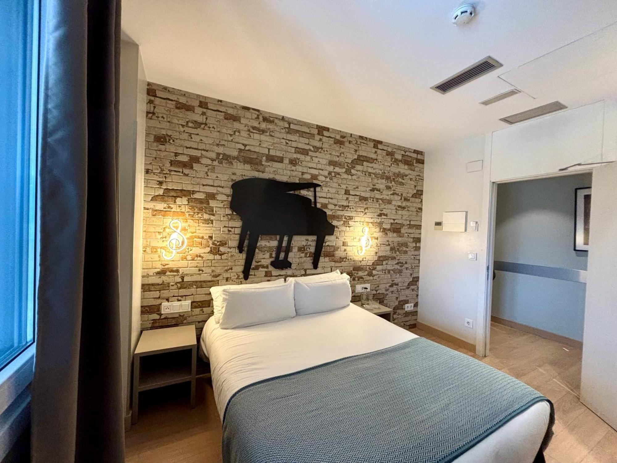Colectia Hotel Urumea San Sebastian Exterior photo
