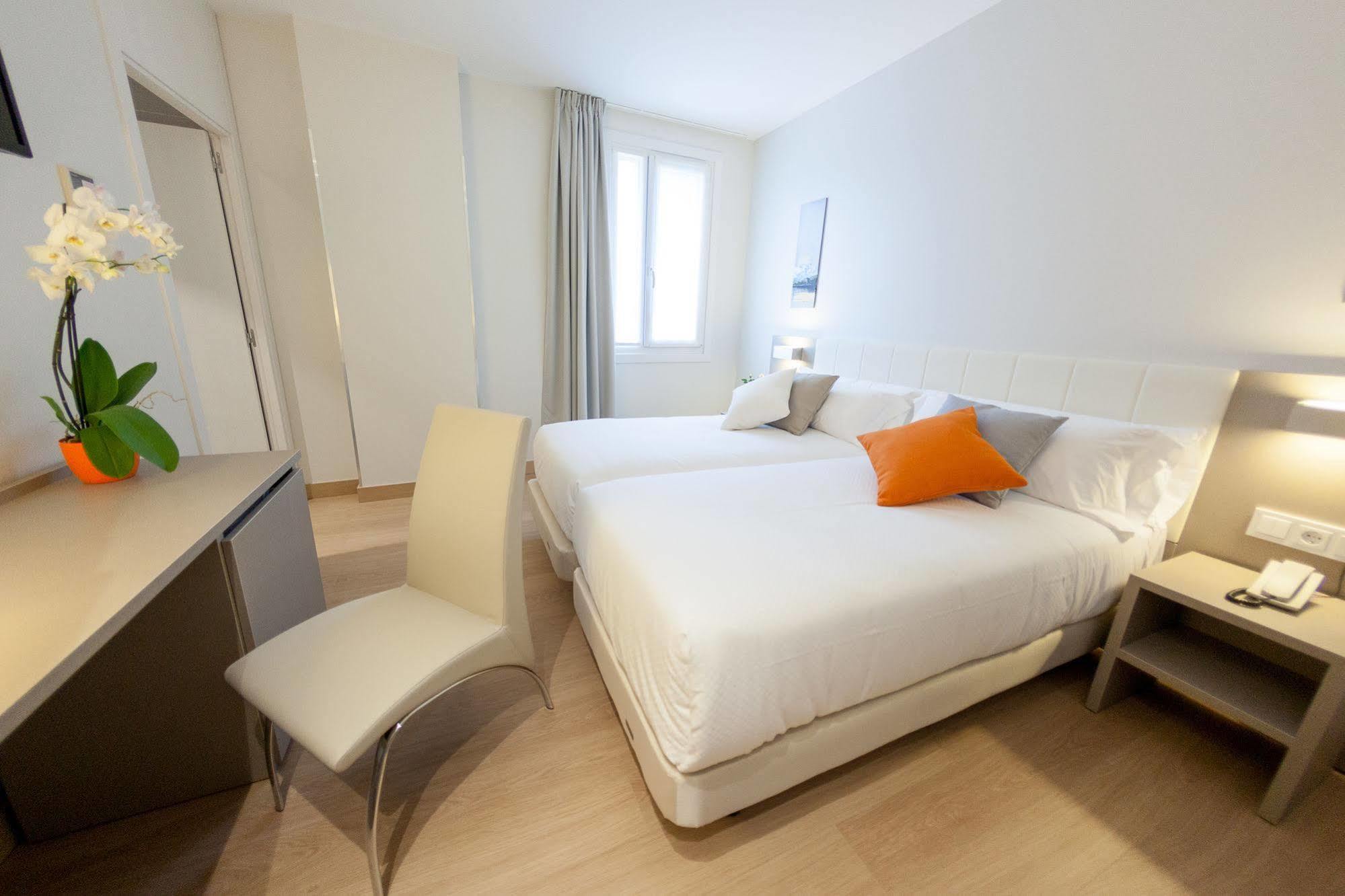 Colectia Hotel Urumea San Sebastian Exterior photo