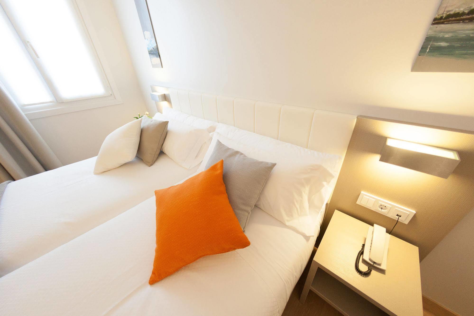 Colectia Hotel Urumea San Sebastian Exterior photo